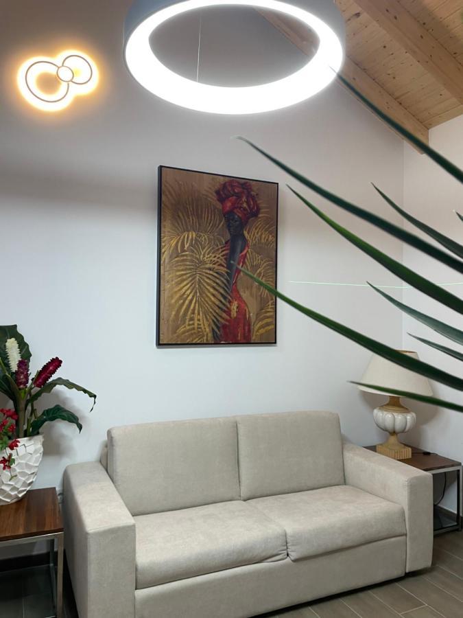The Orange Tree - Terraco By Live And *